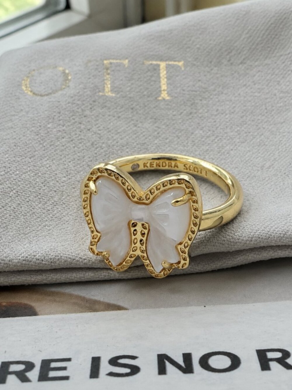 WOMEN'S RING SIZE7 - Picture 2 of 2